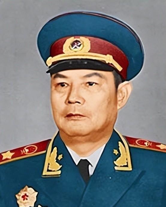 星空体育-1984年叶剑英病危，追悼会花圈已备好，35岁才当医生的钟南山凭什么临危受命救回元帅？